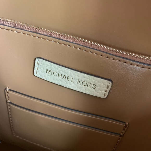Michael Kors Gemma Large Colorblock Tote - Picture 7 of 8